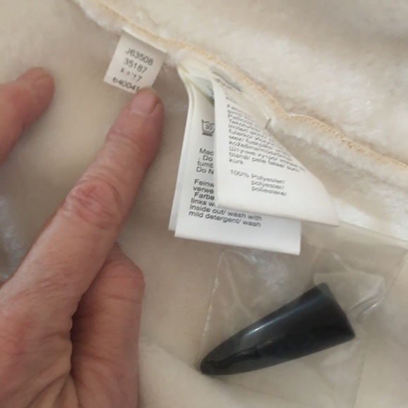 Gorgeous and Cozy Venus Cream Faux Suede Sherpa Jacket with Faux Fur, Size Small - Picture 5 of 14